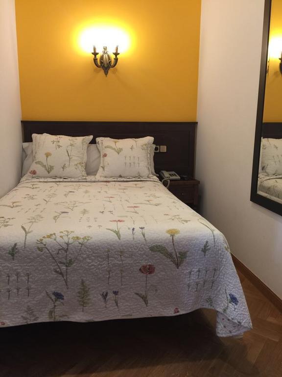 Pensión Hostal Hispano 2*