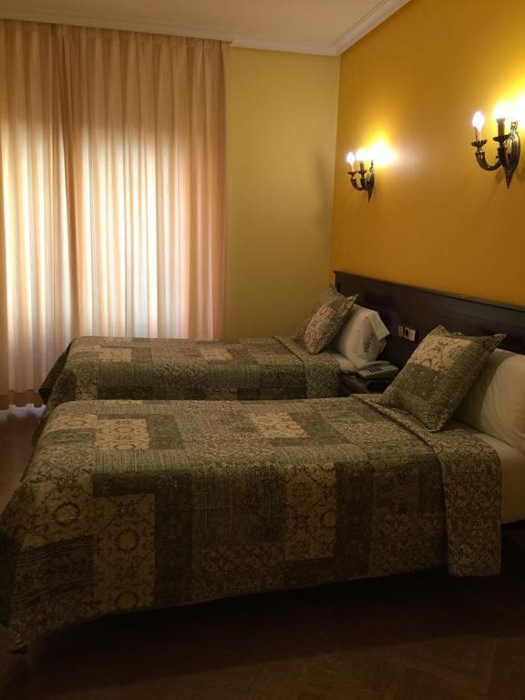 Hostal Hispano 2*