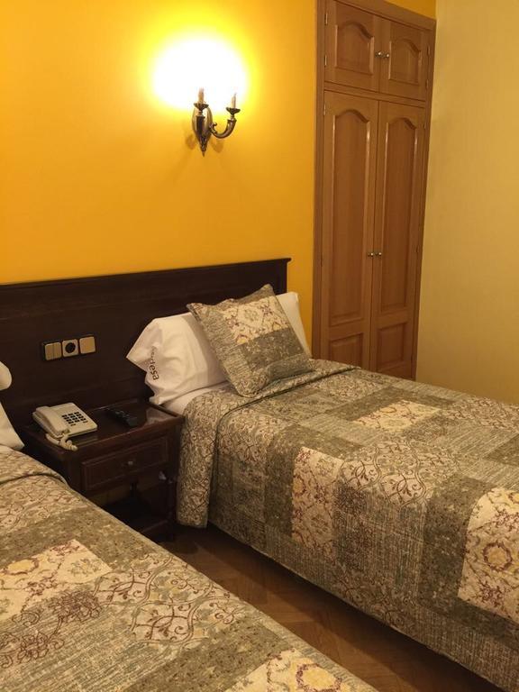 Hostal Hispano 2*
